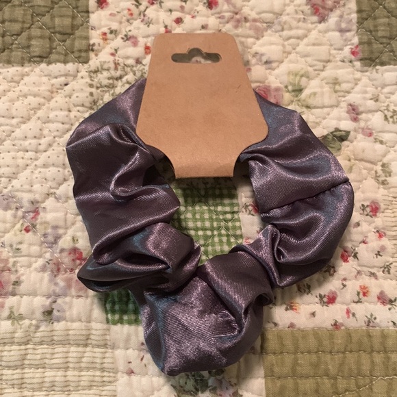 Hair Scrunchie NWT - Picture 2 of 2